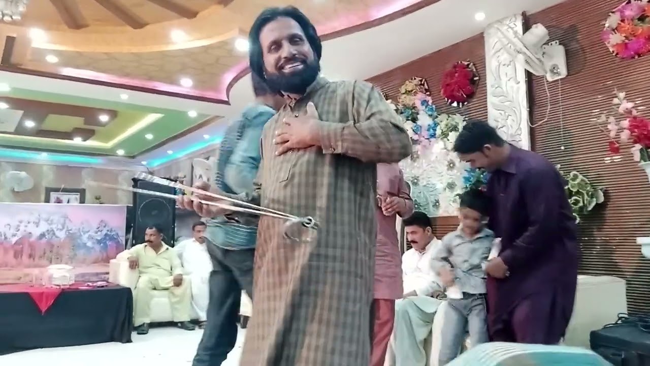 لوگیت بابل میریاں گڈیاں تیرے ول رہ گیاں آواز کرامت بھٹو ساونڈ سسٹم چارواہ واٹس ایپ رابط 03016140790