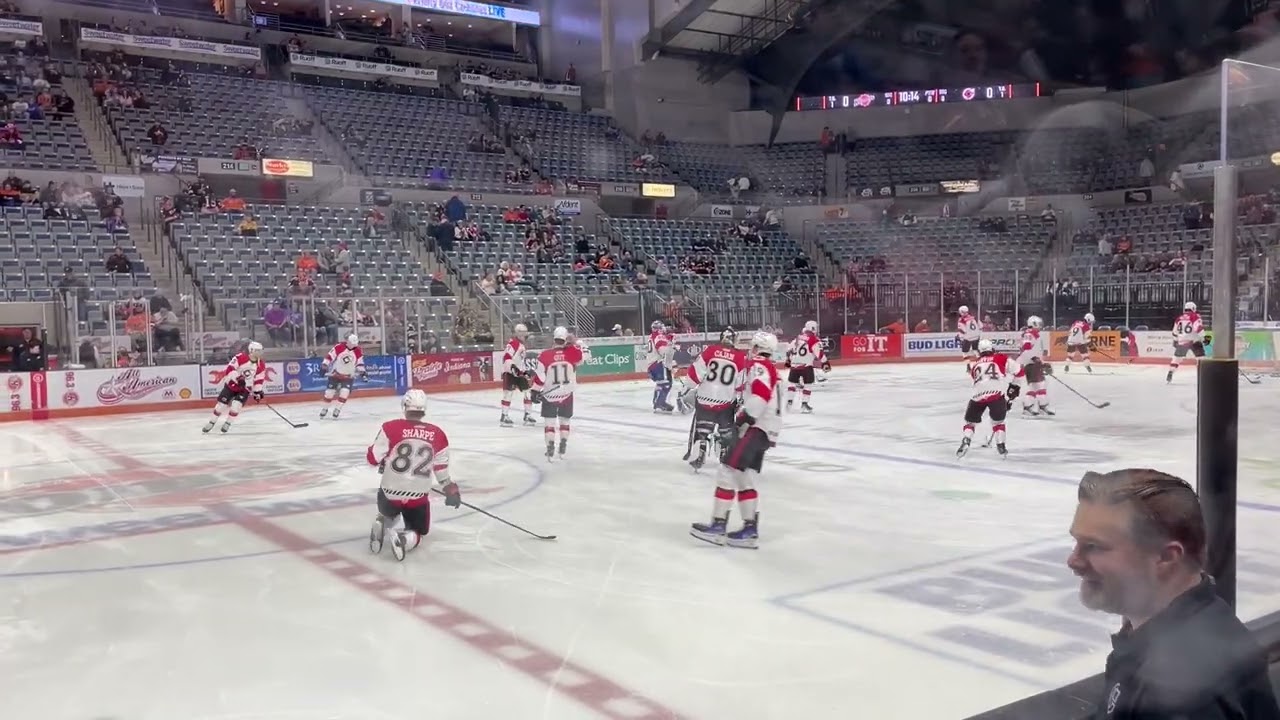 Fort Wayne Komets vs Cincinnati Cyclones - pregame warmup. Allen County War Memorial Coliseum
