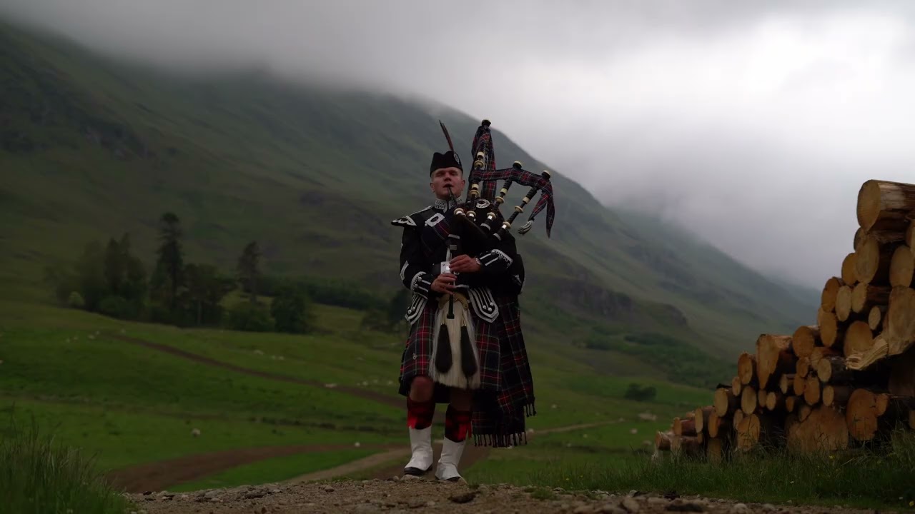Bagpipes in the Wild: Itchy Fingers at Glen Clova