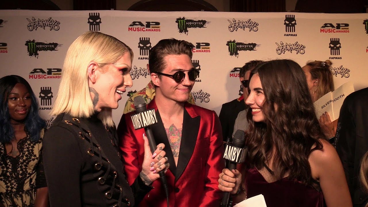 Interview with Jeffree Star (2017 APMAs Red Carpet)