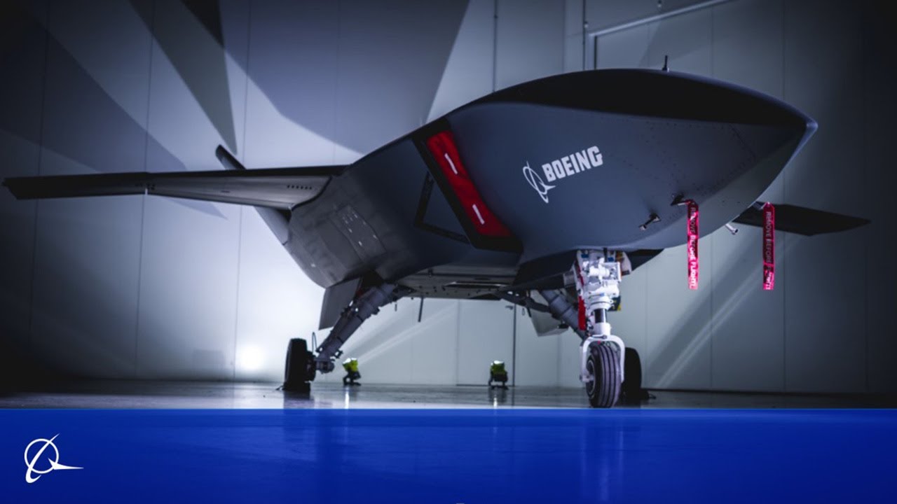 Boeing Unveils First Loyal Wingman Aircraft