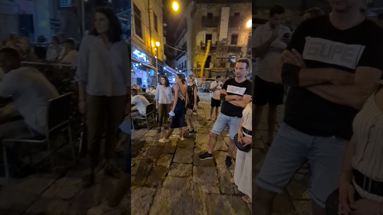 A walk in Vucciria to Taverna Azzurra