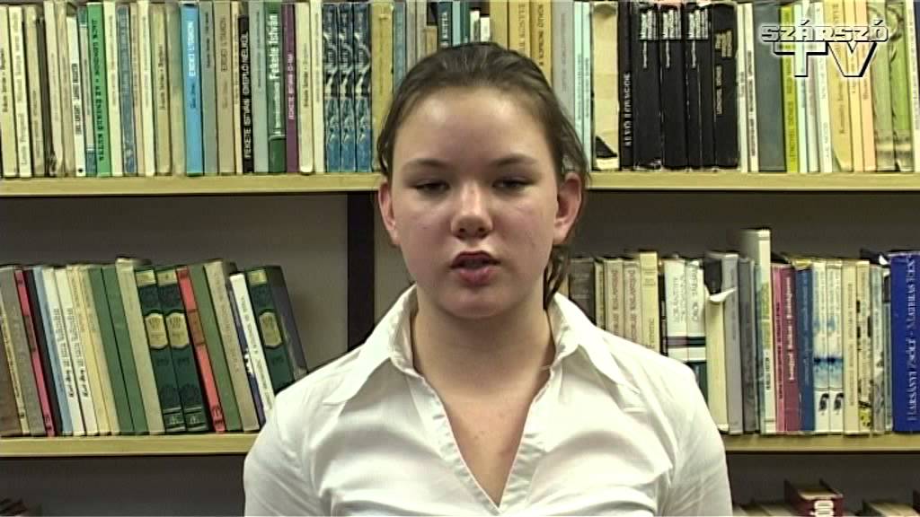 Felsős szavalóverseny az iskolában 2015