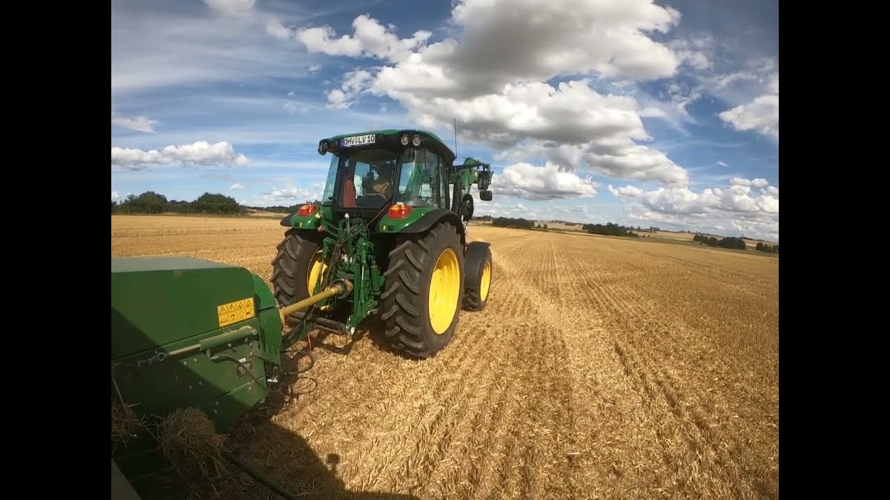 Stroh HD Ballen pressen mit John Deere S180