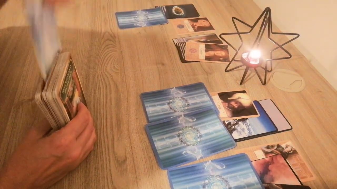 Detaylı/Üçüncü Kişiye karşı duyguları?Size  karşı duyguları💘#tarotfalı #erildişil  #aklımdakikişi