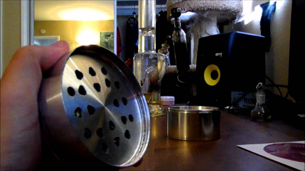 EastCoastToke's How To Clean A 4 Piece Grinder (Viewer Request)
