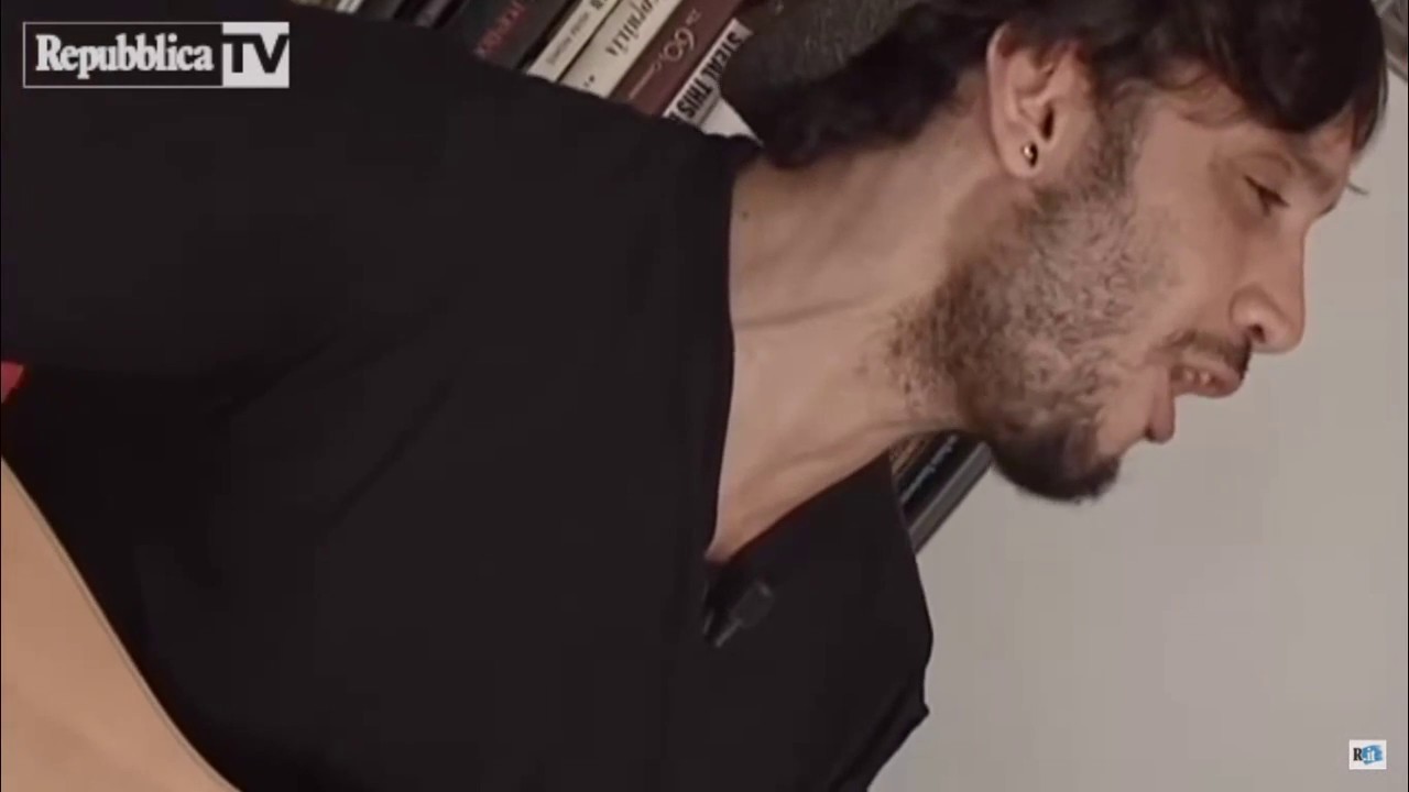 Babbo Natale Esiste (Acoustic version) - Fabrizio Moro