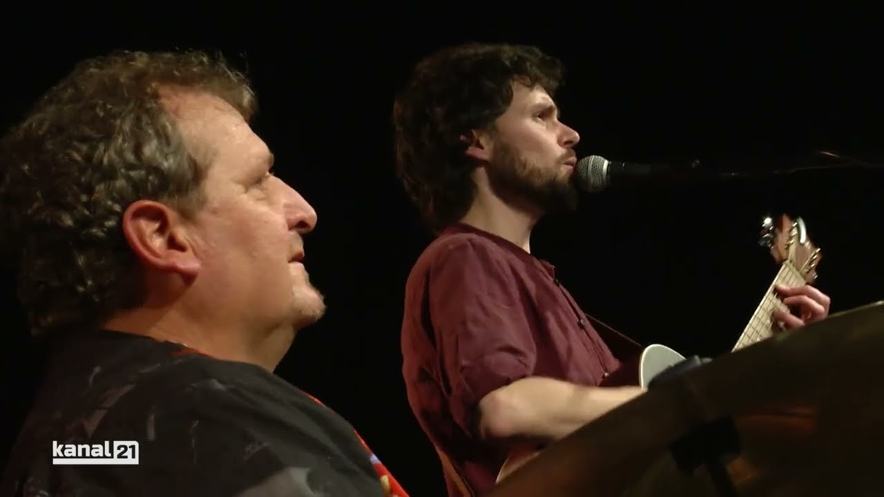Tom Ash and Mr. Rhythm - Another brick in The Wall