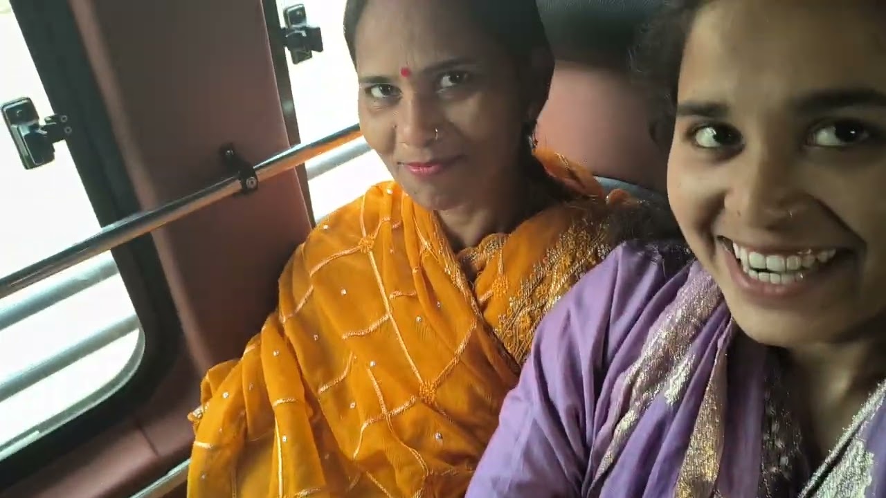 #hindisong Mumbai gate of India money drive#song 