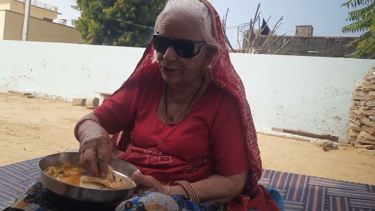 Saasu maa ekli kha gai Roti mere ko To Nahi poochha