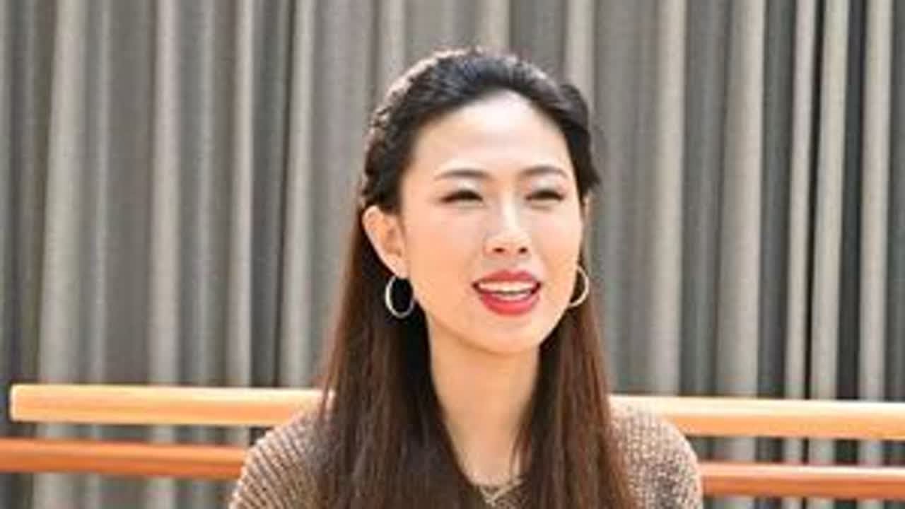 学舞四年，熬走了全班同学！超模妈妈的托举式教育，既然热爱，就要坚持到底！【采访100个舞蹈生家长】第四期，我们来啦！#宁方舞蹈集训营 #舞蹈生 #国标生 #原生家庭