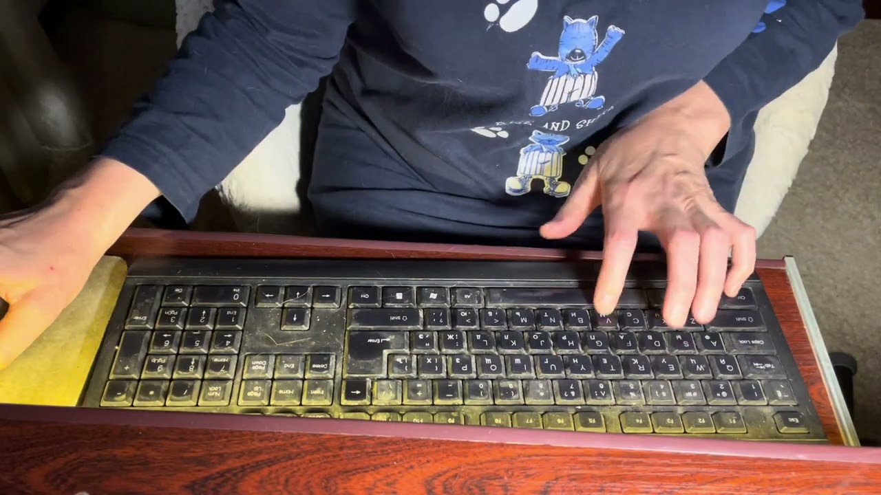 Calm mouse clicks and keyboard sounds for focused work
