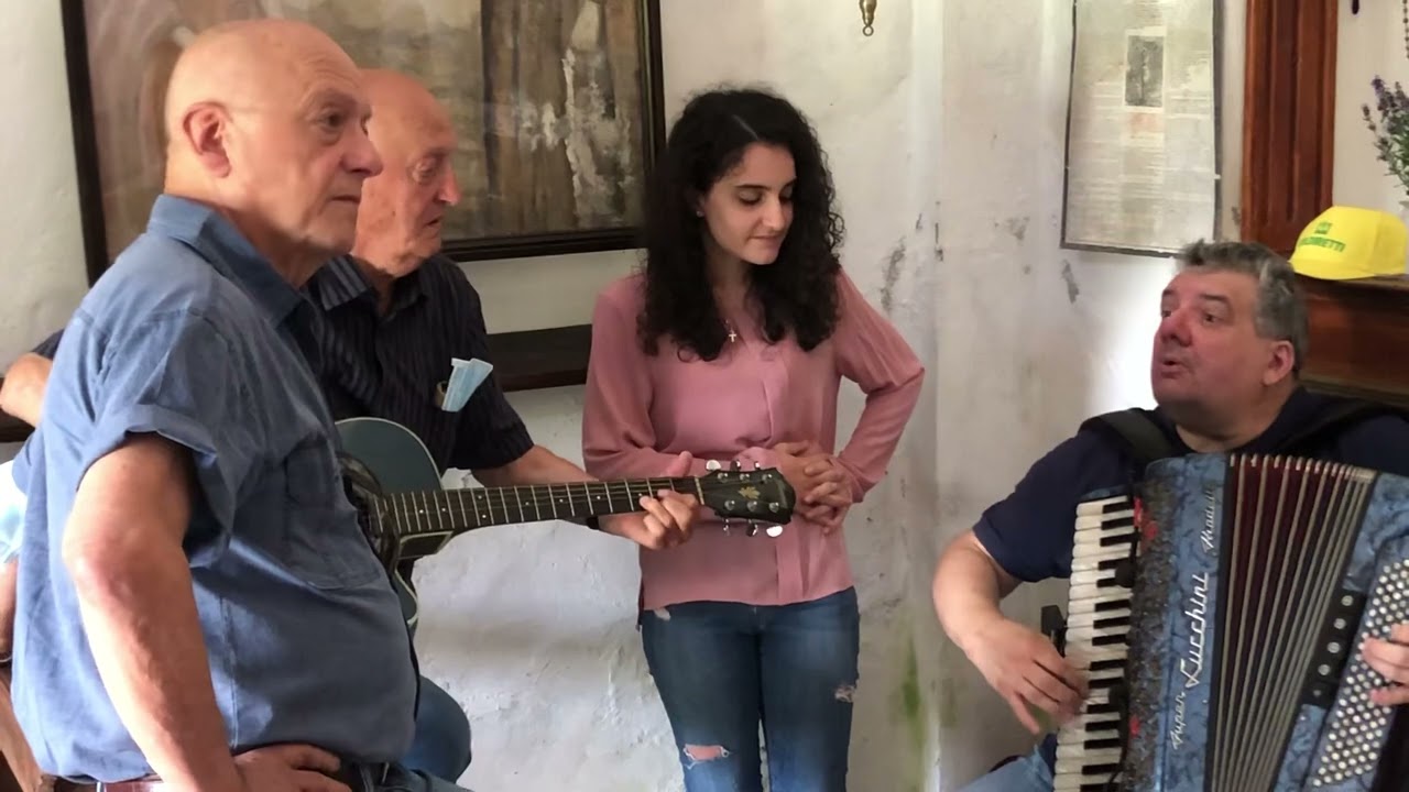 Dammi la mano