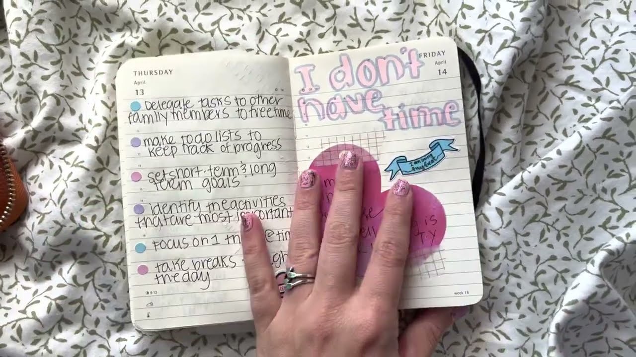 April Flipthrough: Pocket Moleskine DAILY and Hobonichi Weeks MEGA