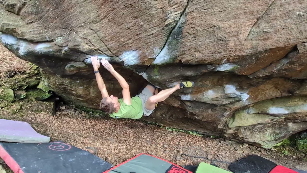 Eastwood traverse, Font 7b+ , Peak district, UK