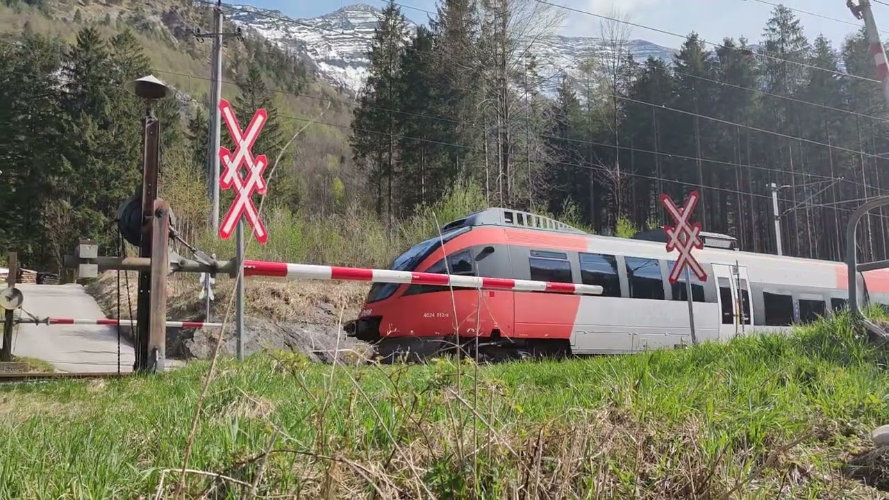Bahnübergang Langwies/Traun Bahnhof