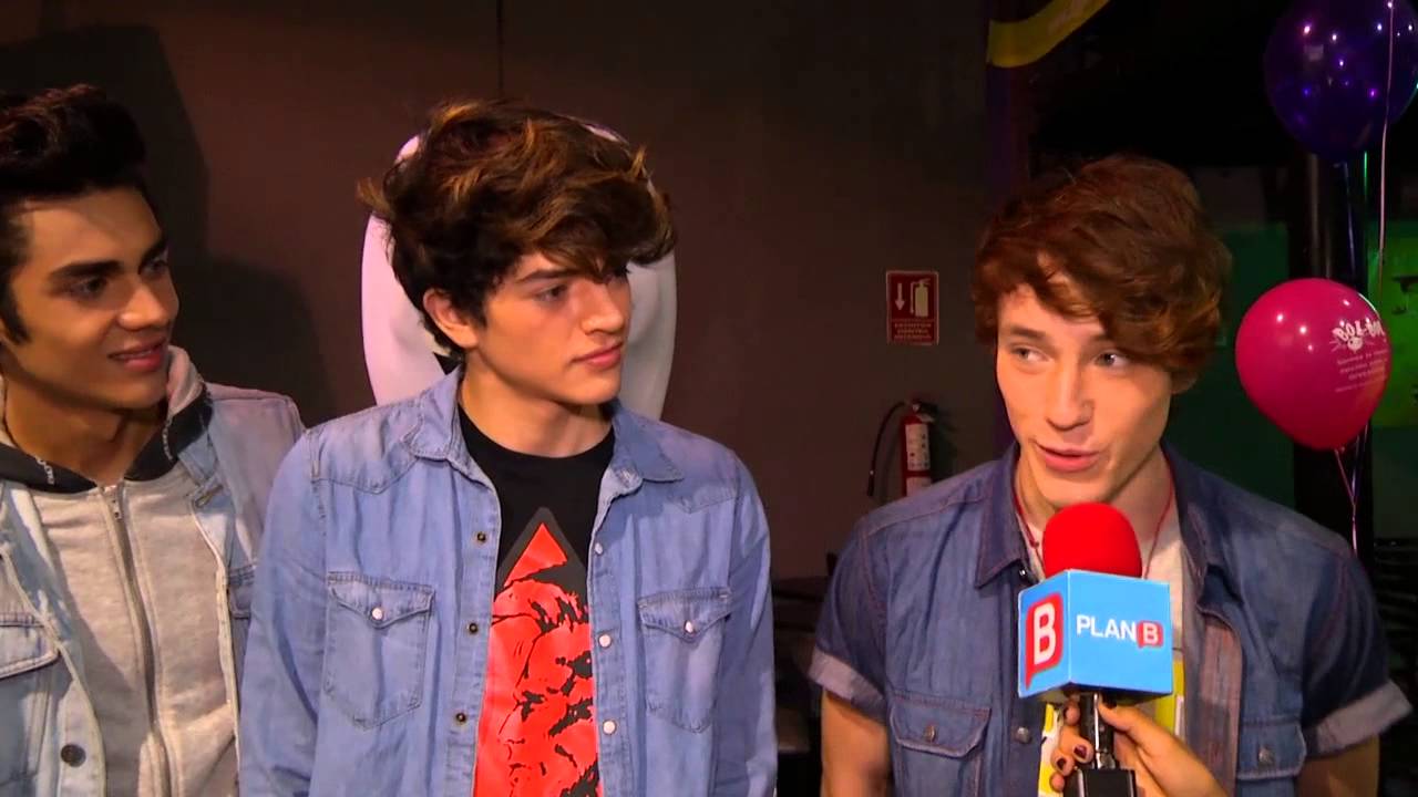 CD9 firma autógrafos en Monterrey