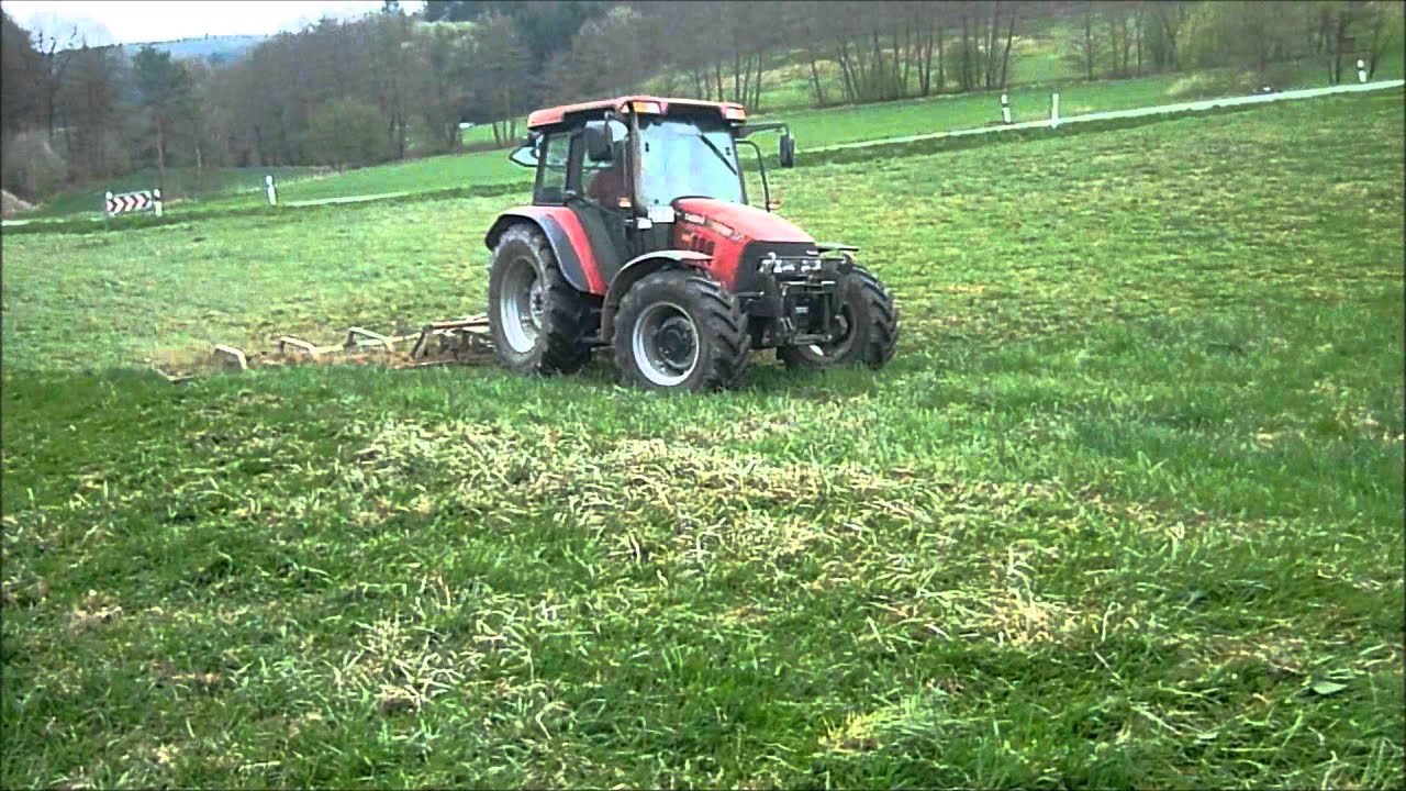 Wiesenschleppen 2013 mit Case Jxu 115