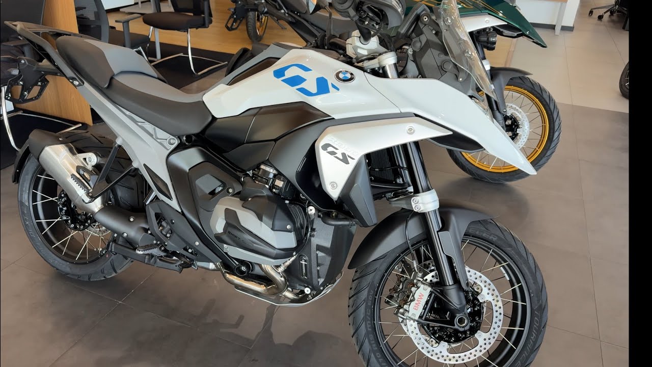 NOVA BMW R 1300 GS 2025 VERSÃO DE ENTRADA -MELHOR CUSTO BENEFÍCIO DA LINHA GS? AGORA COM RODA RAIADA