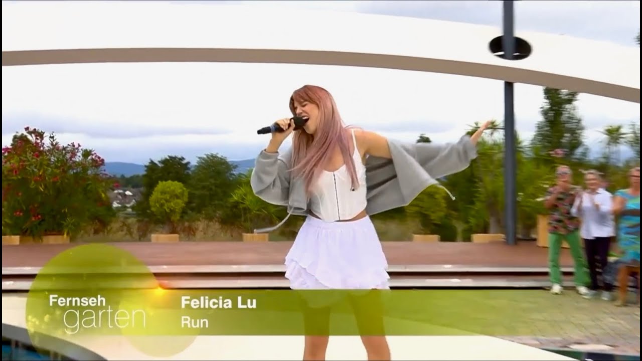 Felicia Lu performing 