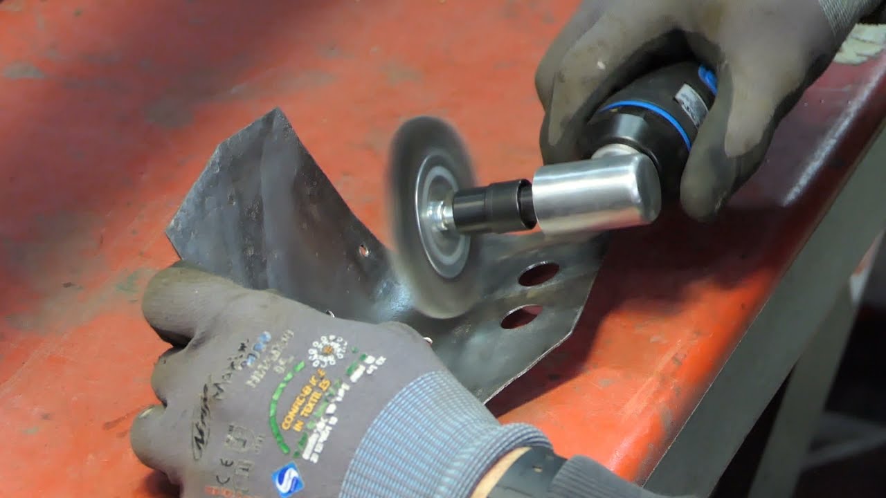 VW Käfer Restauration Ovali , entrosten , Querträger & Verstärkungsblech fertigstellen