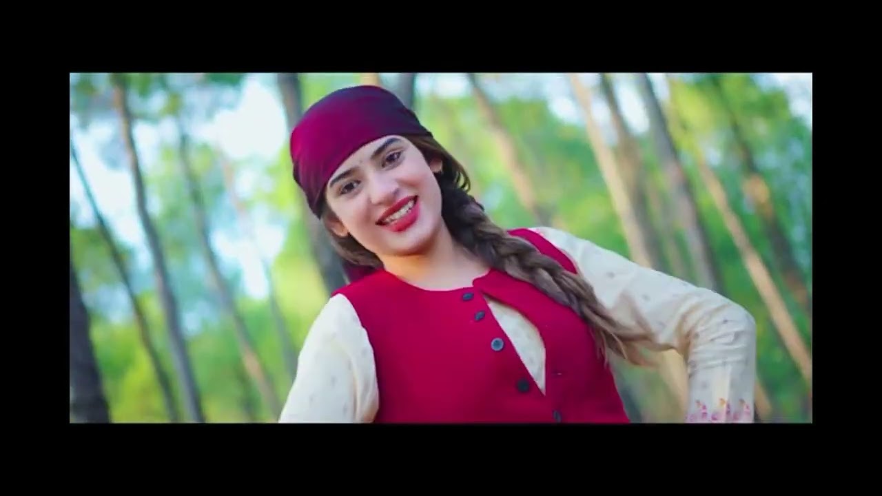 Aaja Aaja dije padhe Aaja very nice voice ❤🥰🥰