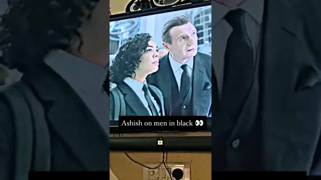 Ashish chanchlani Vines in  Men in Black 3 Hollywood movie clip #ashishchanchlani #meninblack
