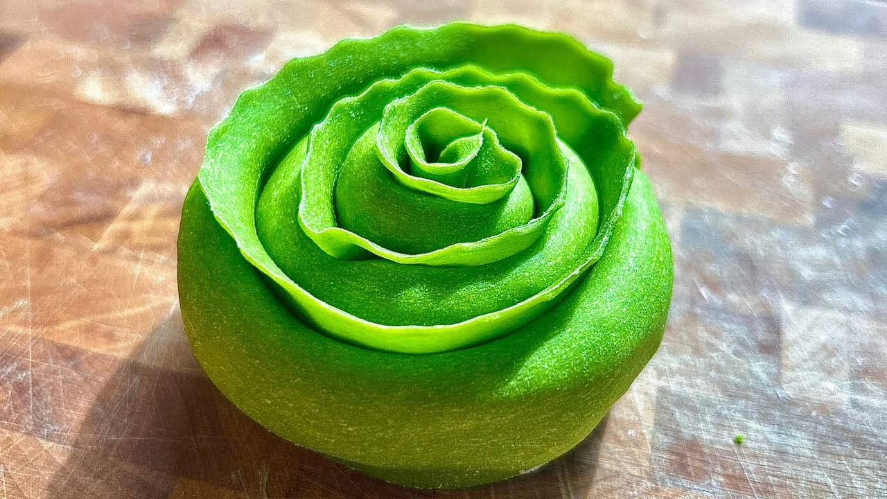 Homemade Green Crown Pasta Recipe - Stuffed Ricotta Pasta with Parmesan Fonduta