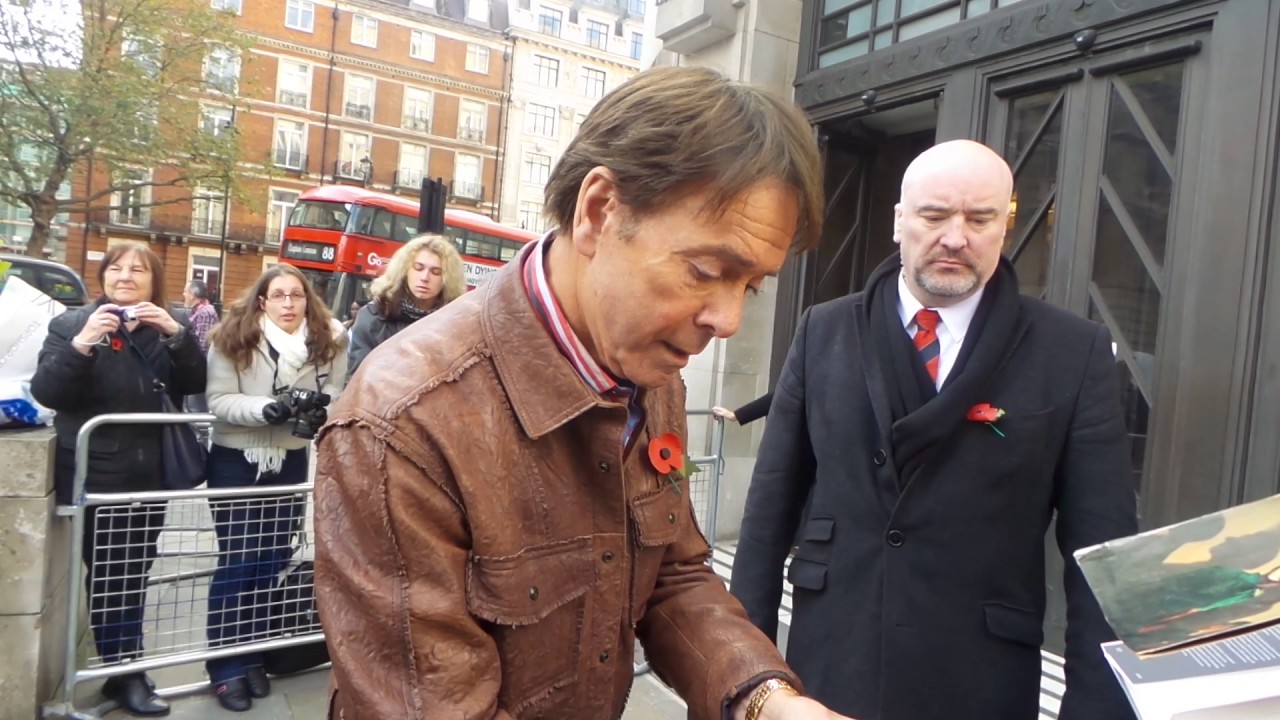 Sir Cliff Richard in London 11 11 2016 (4)