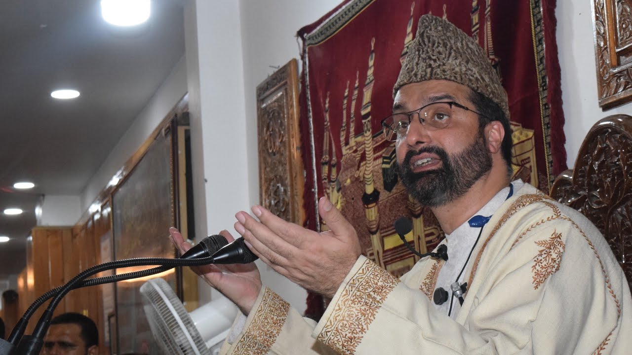 After a decade Mirwaiz-e-Kashmir delivered a sermon at Charar-e-Sharief