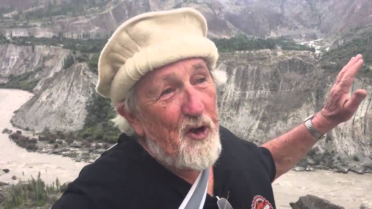 Biker's Heaven: 70 yrs old Aussie rides through Pakistan | HD