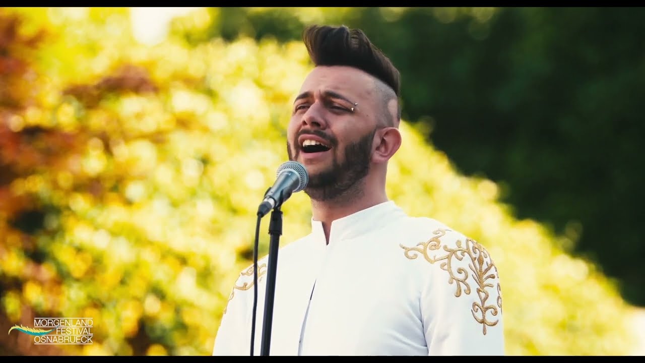 Bojana Nikolić i Srpski glasovi (Bojana Nikolić & Serbian Voices) - Slavite Gospoda
