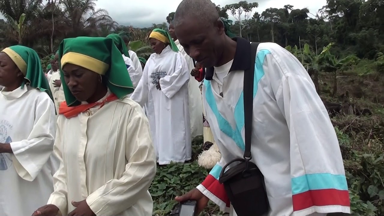 Chorale diocésaine de Doumé Abong-Mbang
