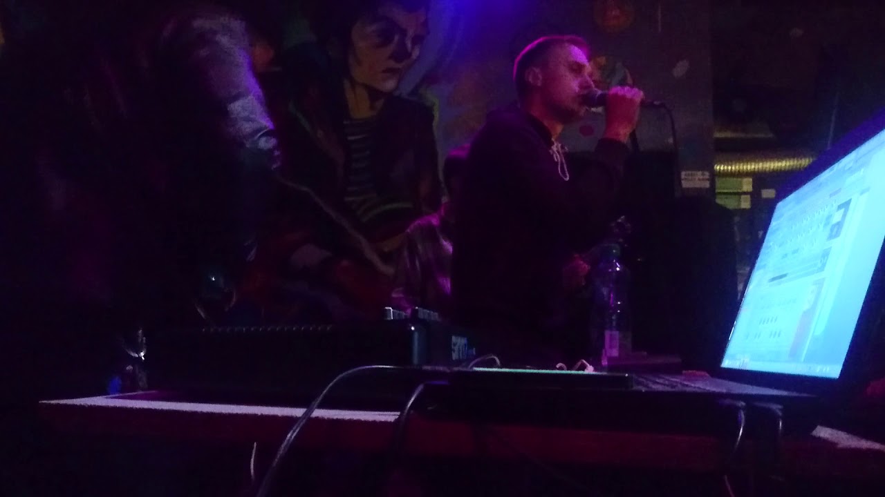 Молчат дома -  прятки (live@Граффити 2017-10-03)
