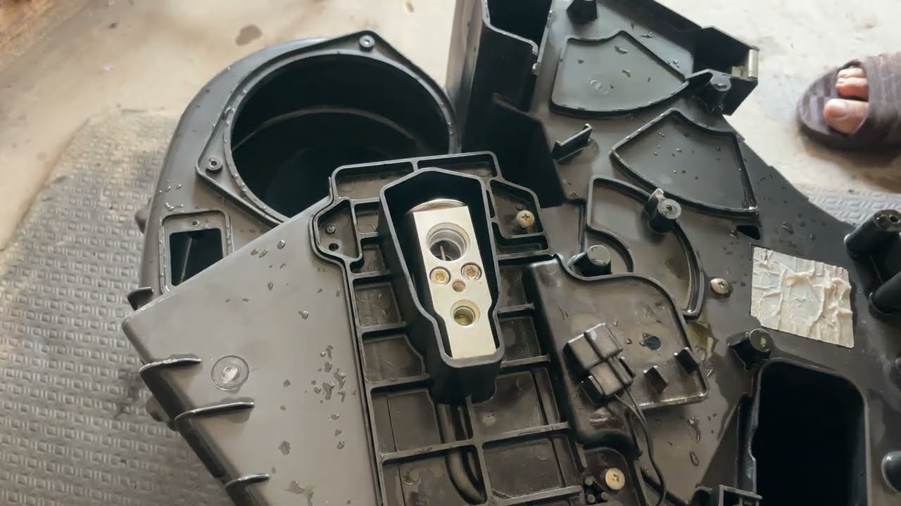Nissan Clipper HVAC Box Disassembled & Cleaned its Evaporator with its Heater Core