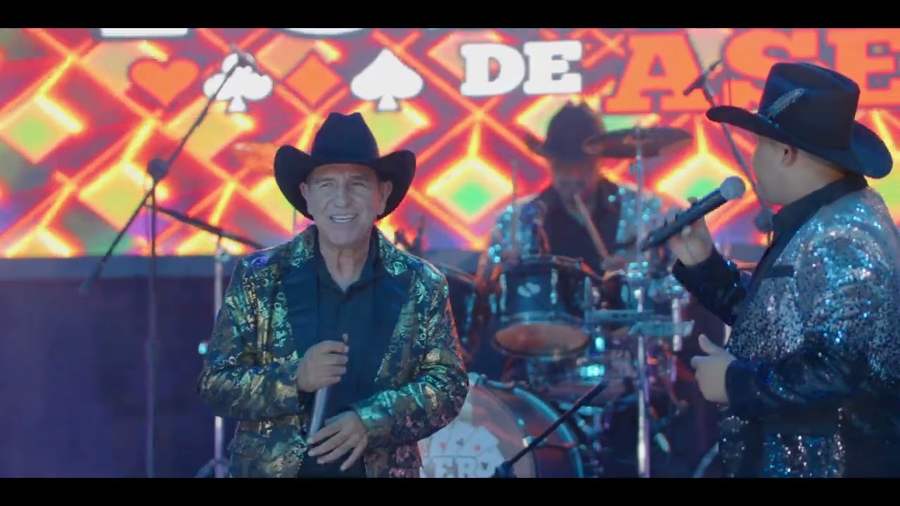 Banda Poker de Ases Ft. Chayo de la Lola - Princesa de Barrio (En Vivo)