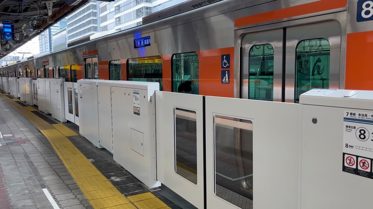 中央西線名古屋駅7番線ホームドア