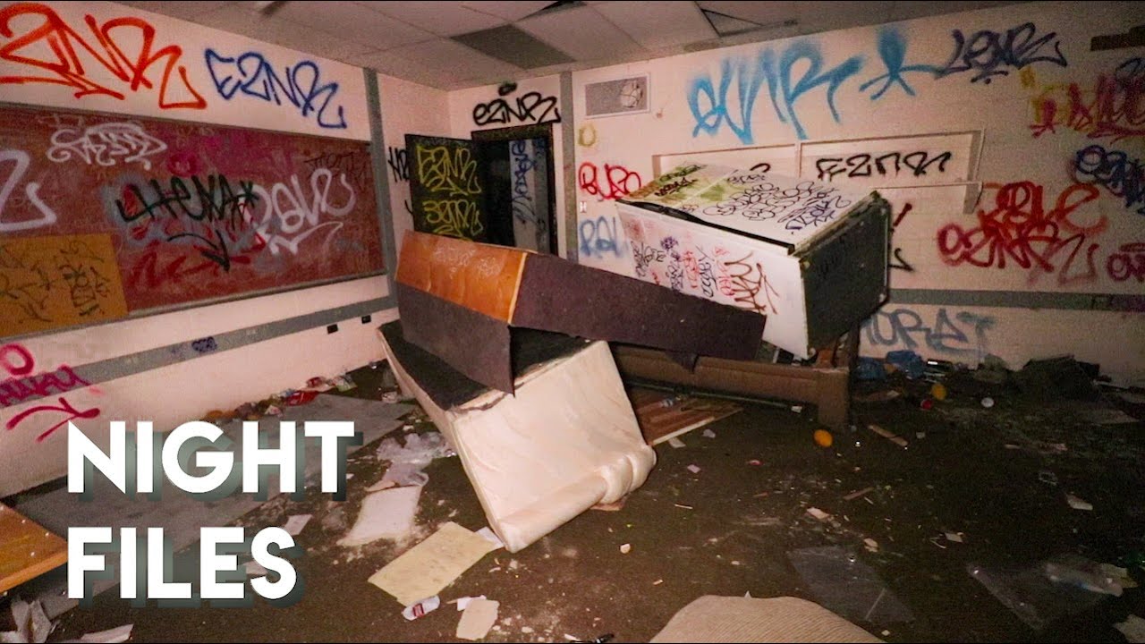 Abandoned GRAFFITI HIGH - The Most Tagged School EVER!!