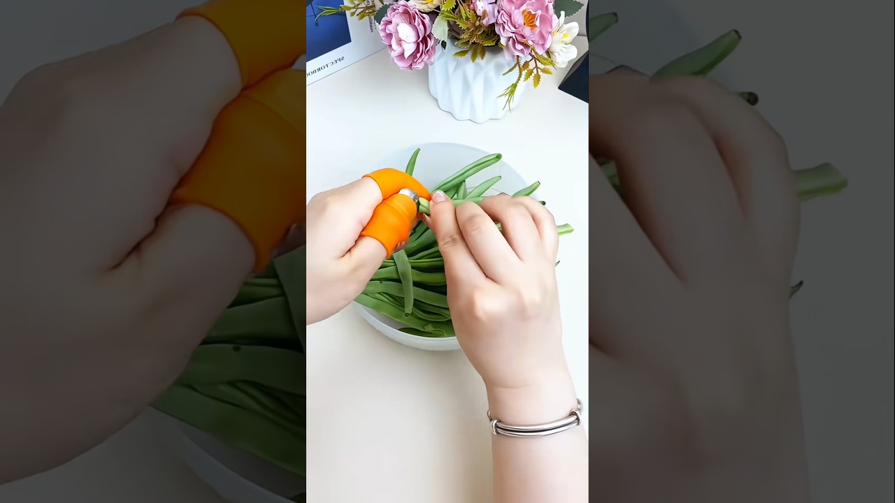 Maximize Kitchen Safety with Silicone Finger Protectors - Perfect for Peppers & Veggie Picking!