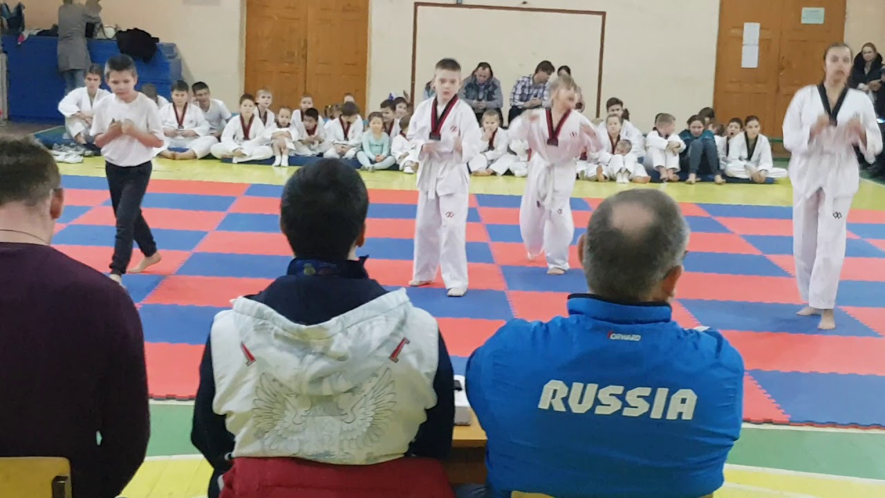 Первые шаги в тхэквондо.Аттестация на бело-желтый и желтый пояса