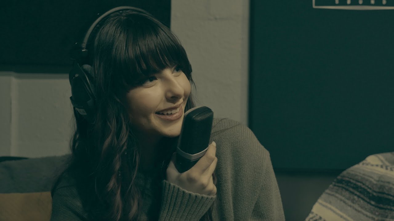 Gabby Silver ♡ - June (Live Performance at Junxion Sound)
