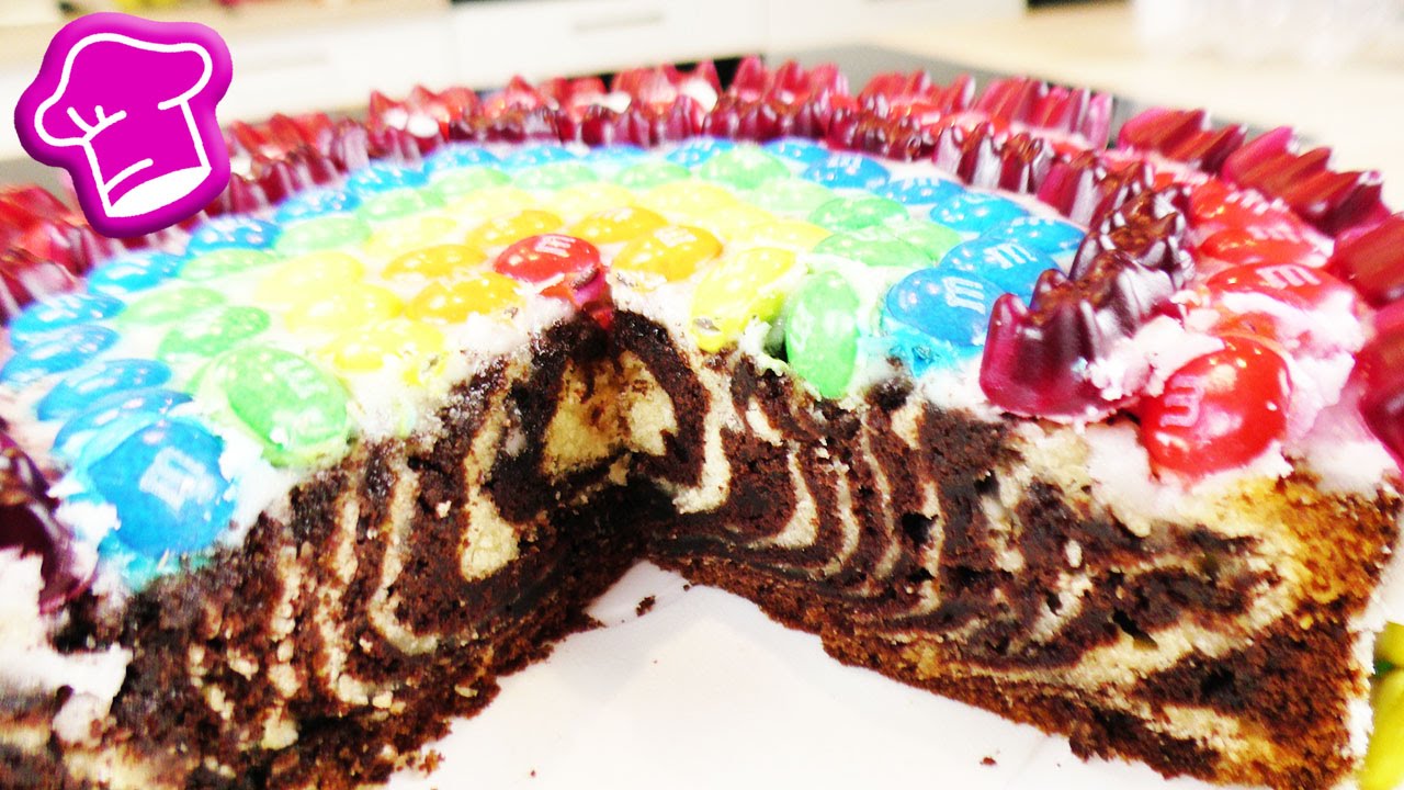 Zebrakuchen backen: bunter Kuchen mit Regenbogen Deko | Einfach und schnell | Deutsch