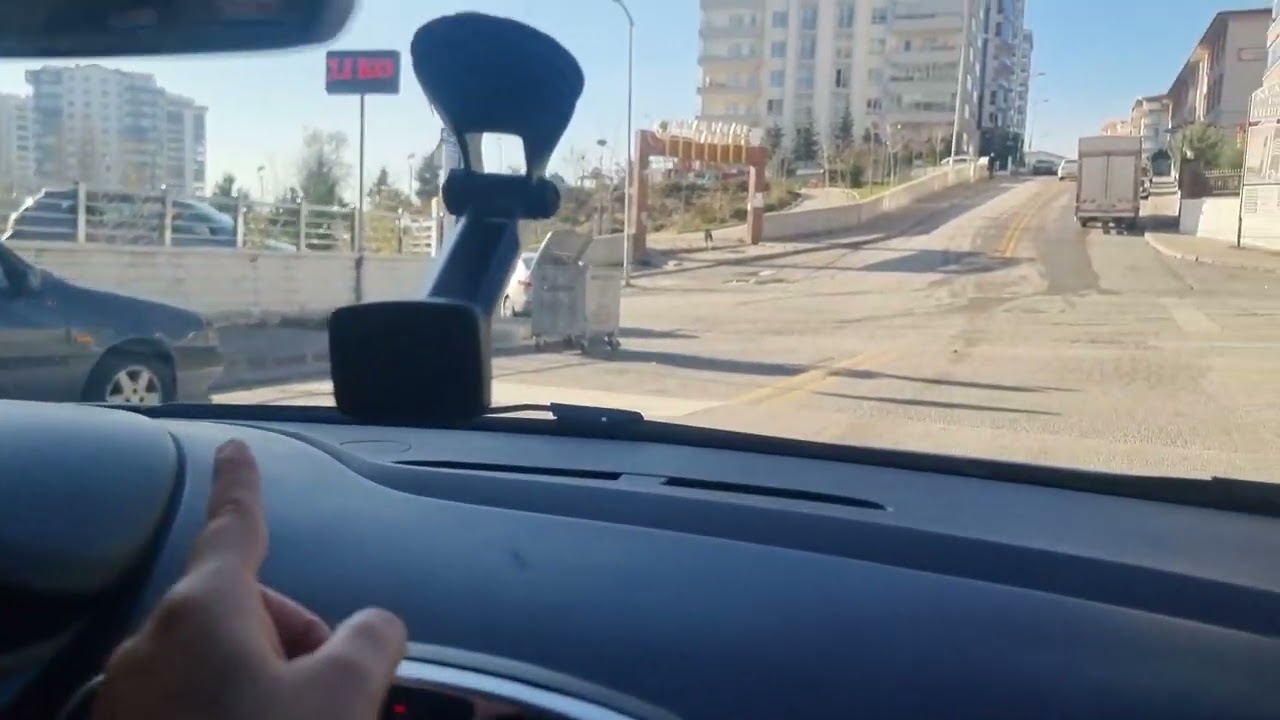 Arabayı Sağa Sola Sürtecek Çarpacak Gibi Hissediyorum!