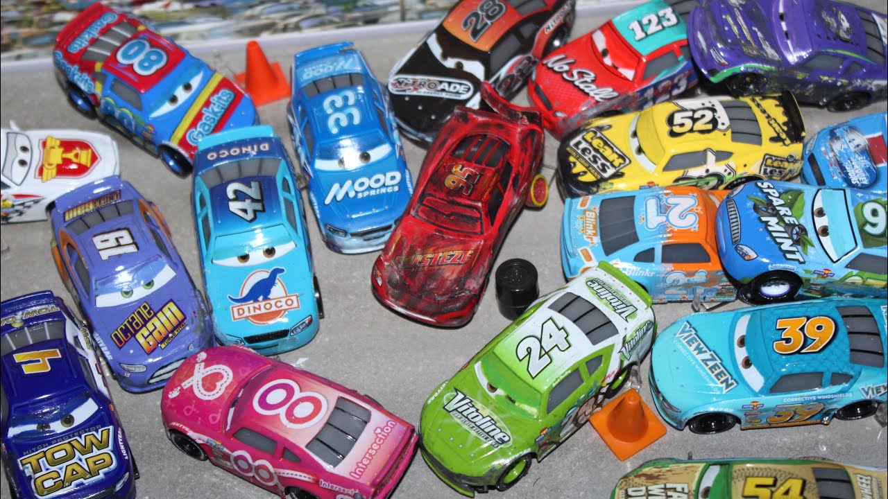 Disney Cars 3, поврежденные в аварии, гоночные автомобили Piston Cup Racers, серийные ветераны (M...