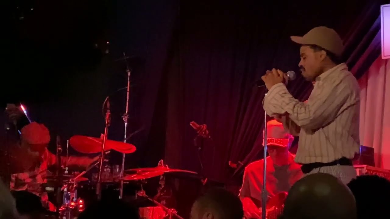 Robert Glasper & Bilal - Reminisce + Brown Sugar + Betray My Heart - 10/23/2025 NYC Blue Note