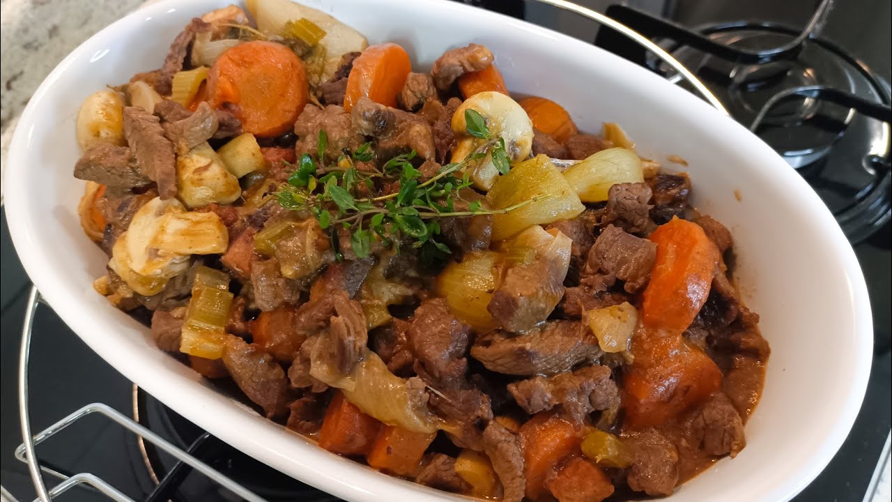 MACIA E SUCULENTA! BOEUF BOURGUIGNON: CARNE DE PANELA FRANCESA