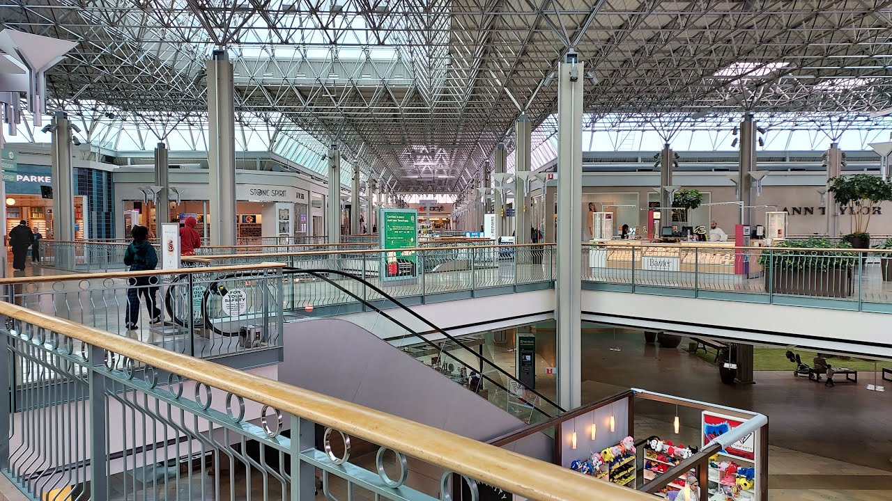 A walk around the Mall in Columbia.