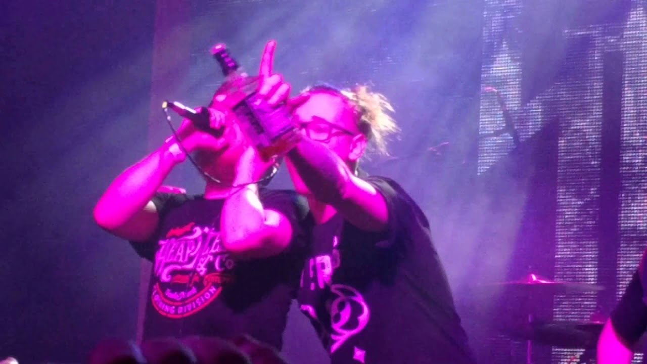 Grizzly Knows No Remorse - Waiting To Be (live in Moscow 2016)