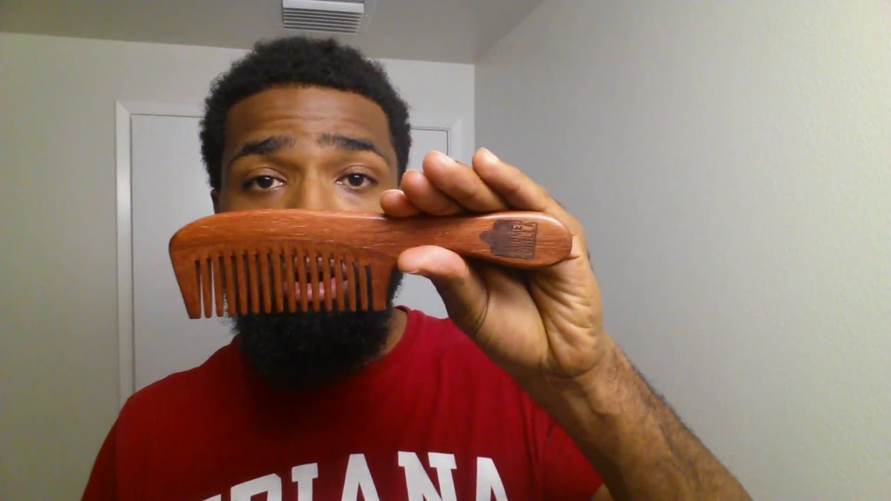 4 Reasons Why You Should Use A Wooden Comb vs. Plastic Comb vs. Metal Pick