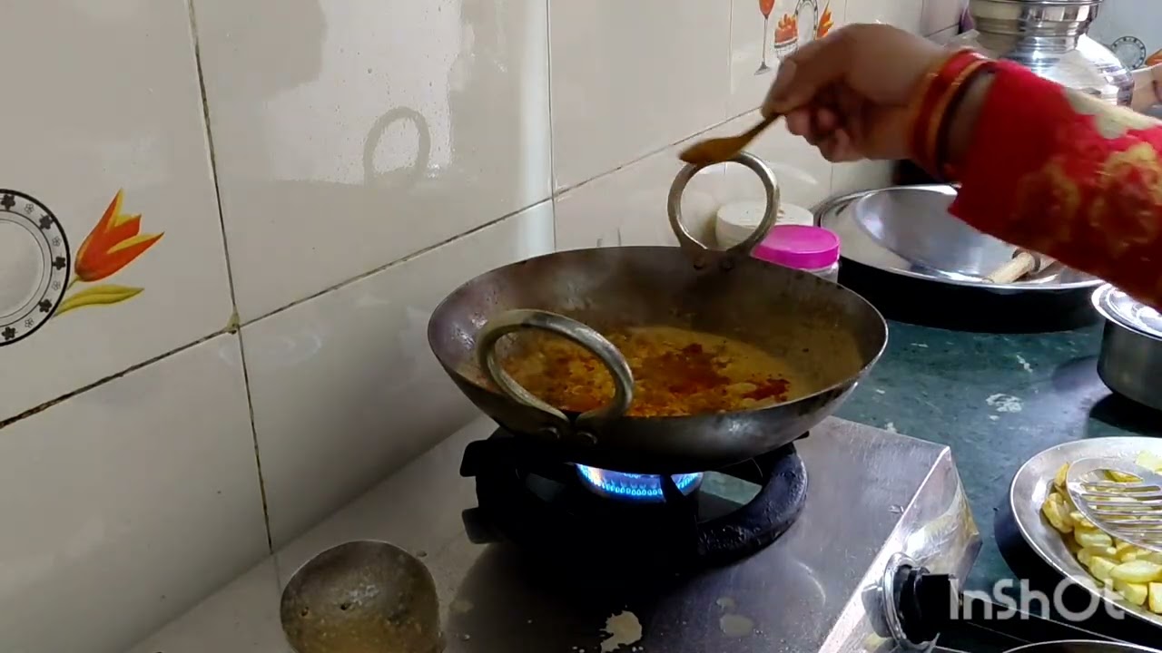 आज आलू पालक की सब्जी और पूरी बनाई थी और घुमने गए थे.. 